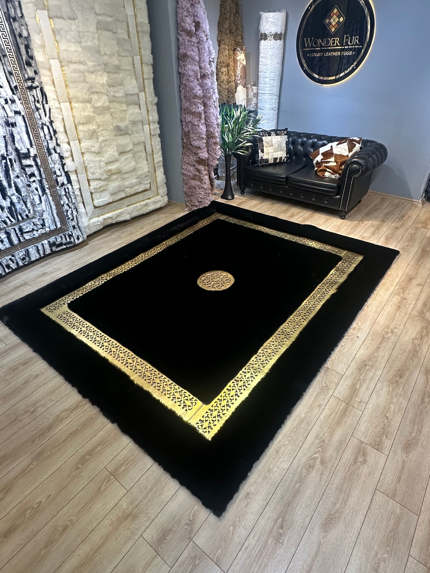 Siyah El yapımı 1. Kalite Peluş Halı - Kaymaz Suet Taban