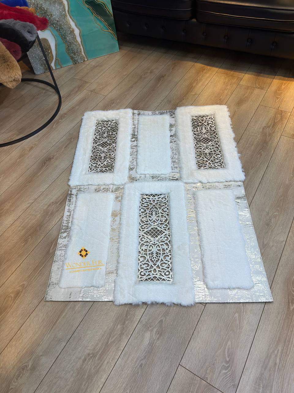 El Yapımı Beyaz Rengi Peluş Halı – Yumuşak ve Şık Tasarım