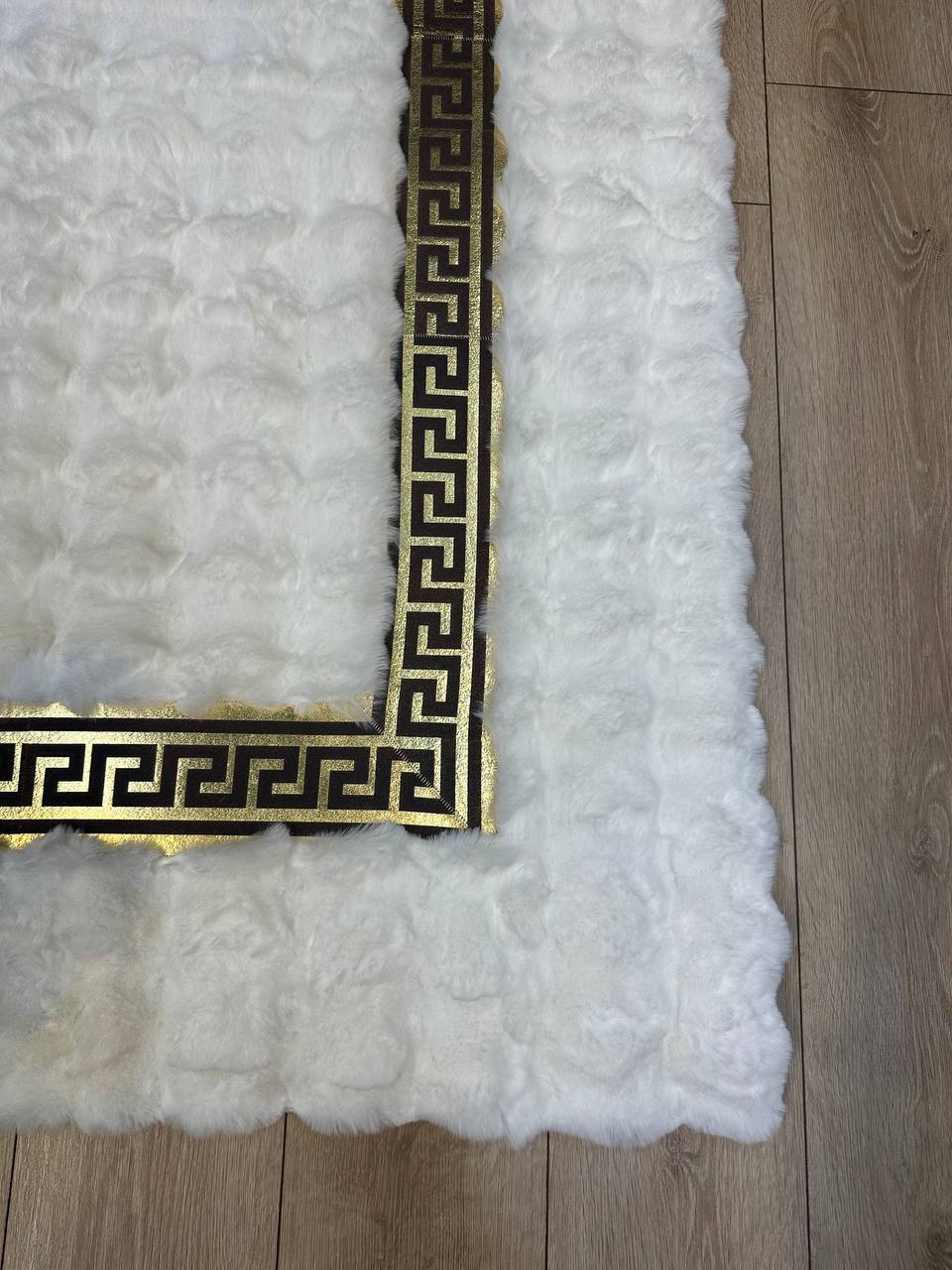 El Yapımı Beyaz Peluş Halı – Yumuşak ve Şık Tasarım