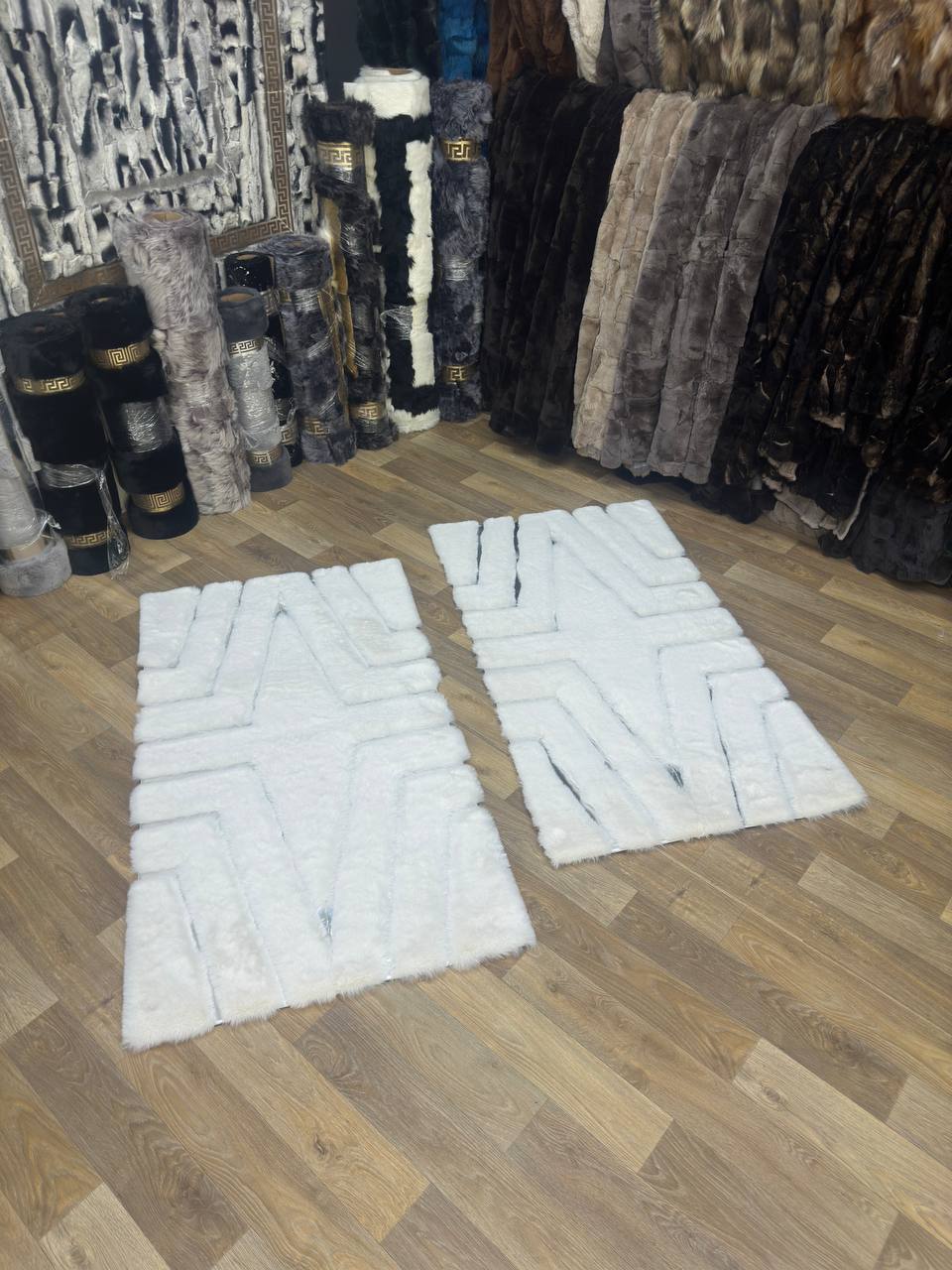 Beyaz Gümüş Lüks Peluş Halı – El Yapımı, Yumuşak ve Işıltılı Tasarım