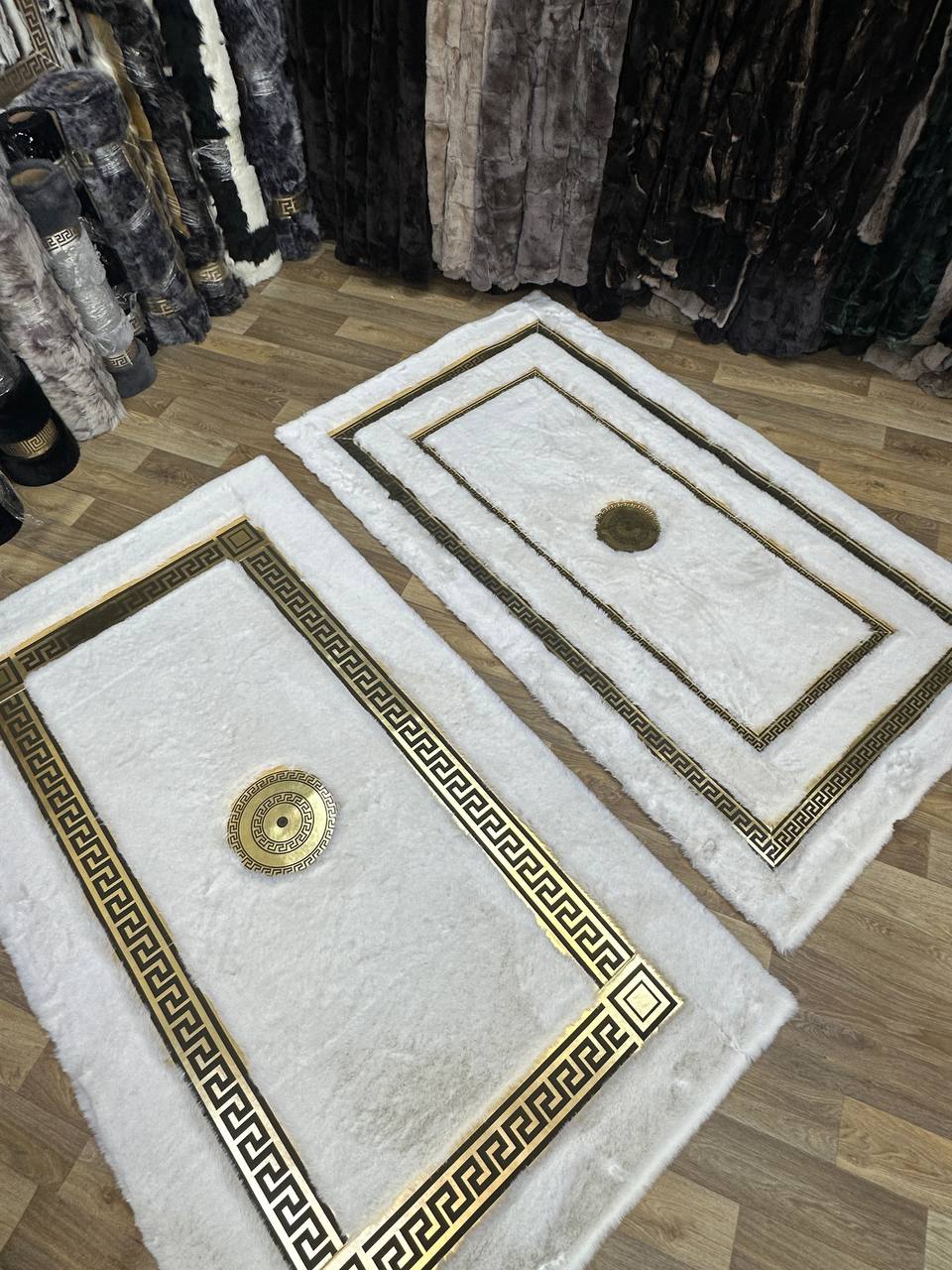 Kalite El Yapımı Beyaz Peluş Halı – Yumuşak ve Şık Tasarım