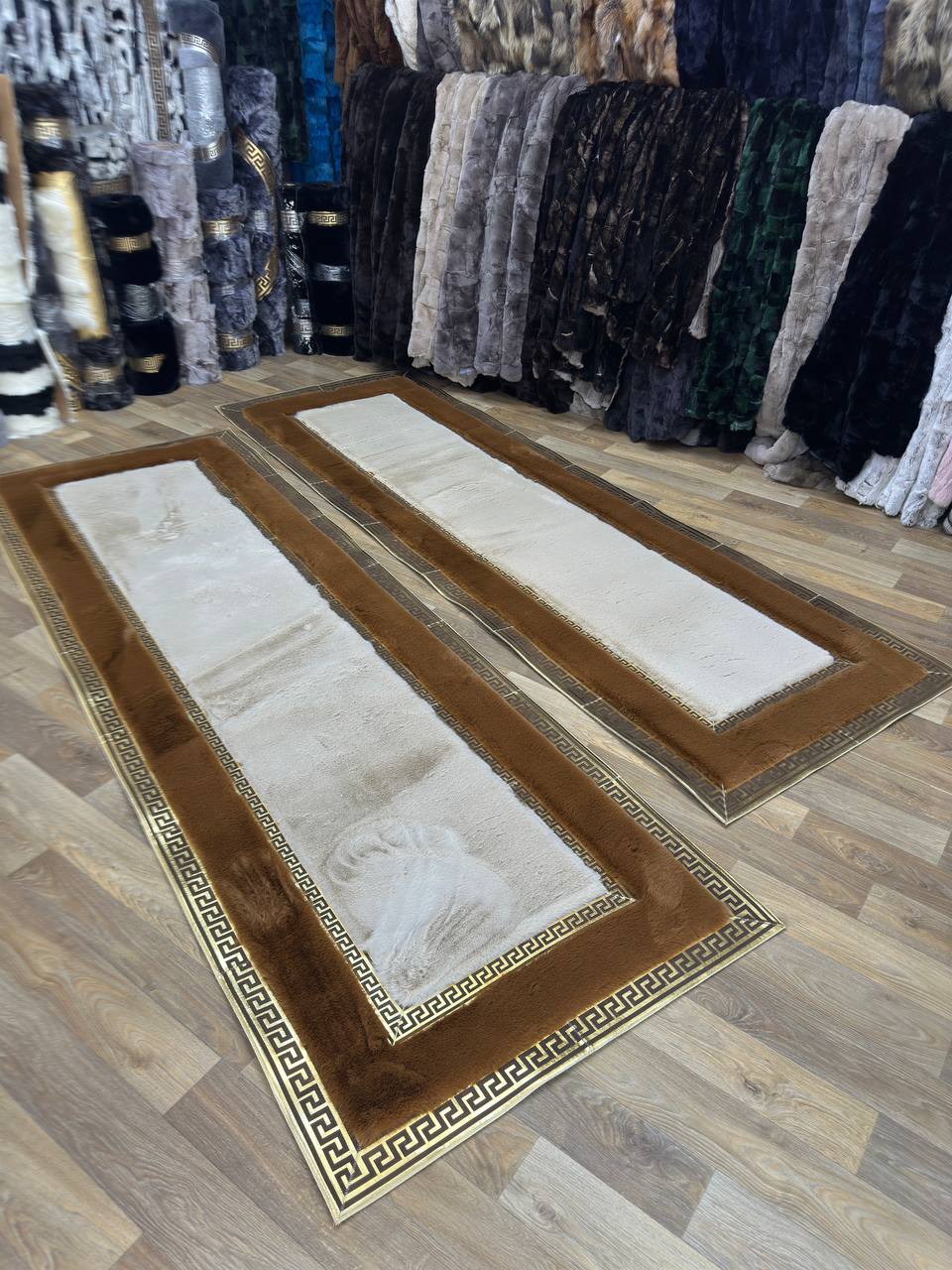 1. Kalite El Yapımı Kahve Bej Peluş Halı – Yumuşak ve Şık Tasarım