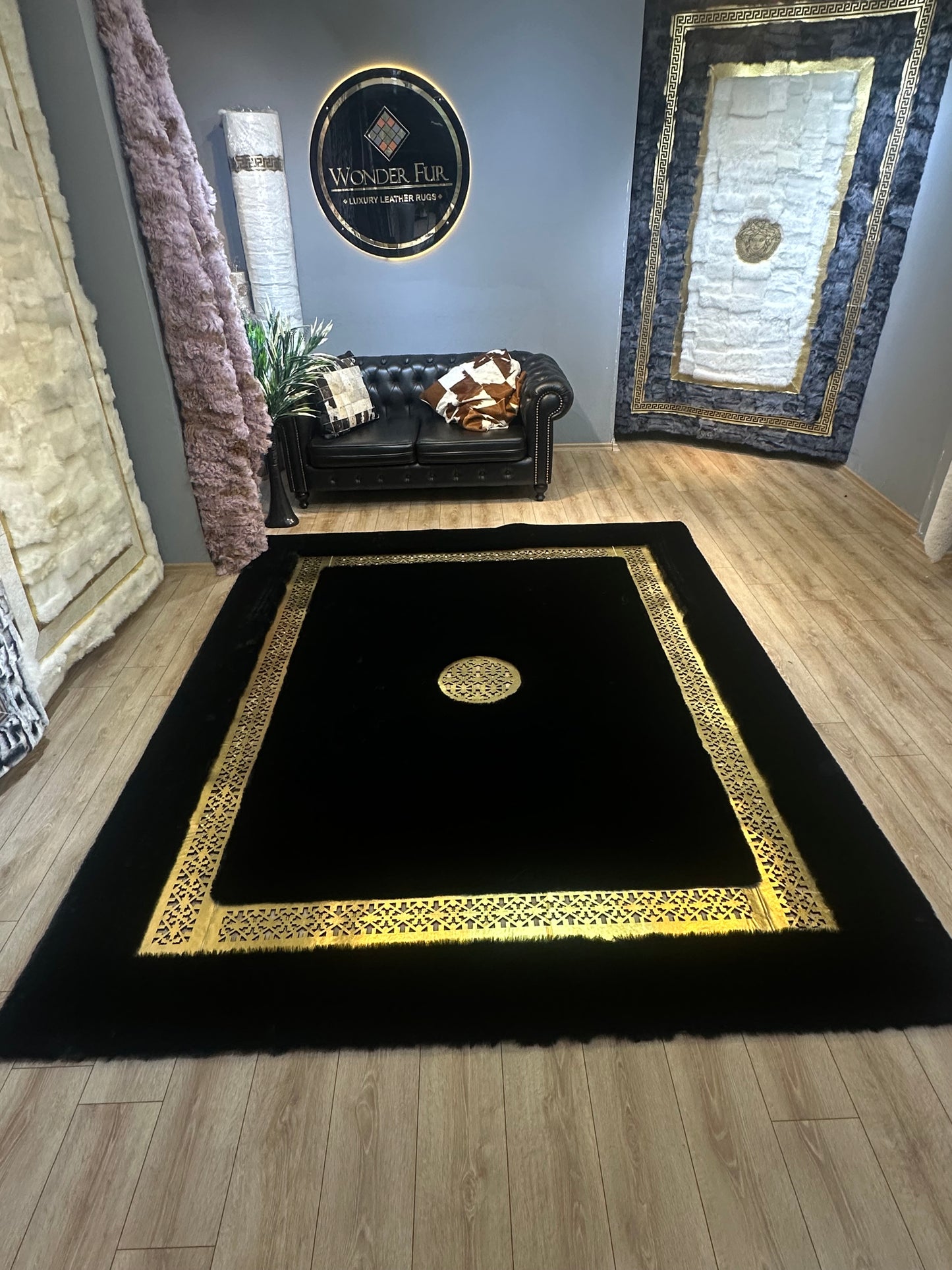 Siyah El yapımı 1. Kalite Peluş Halı - Kaymaz Suet Taban