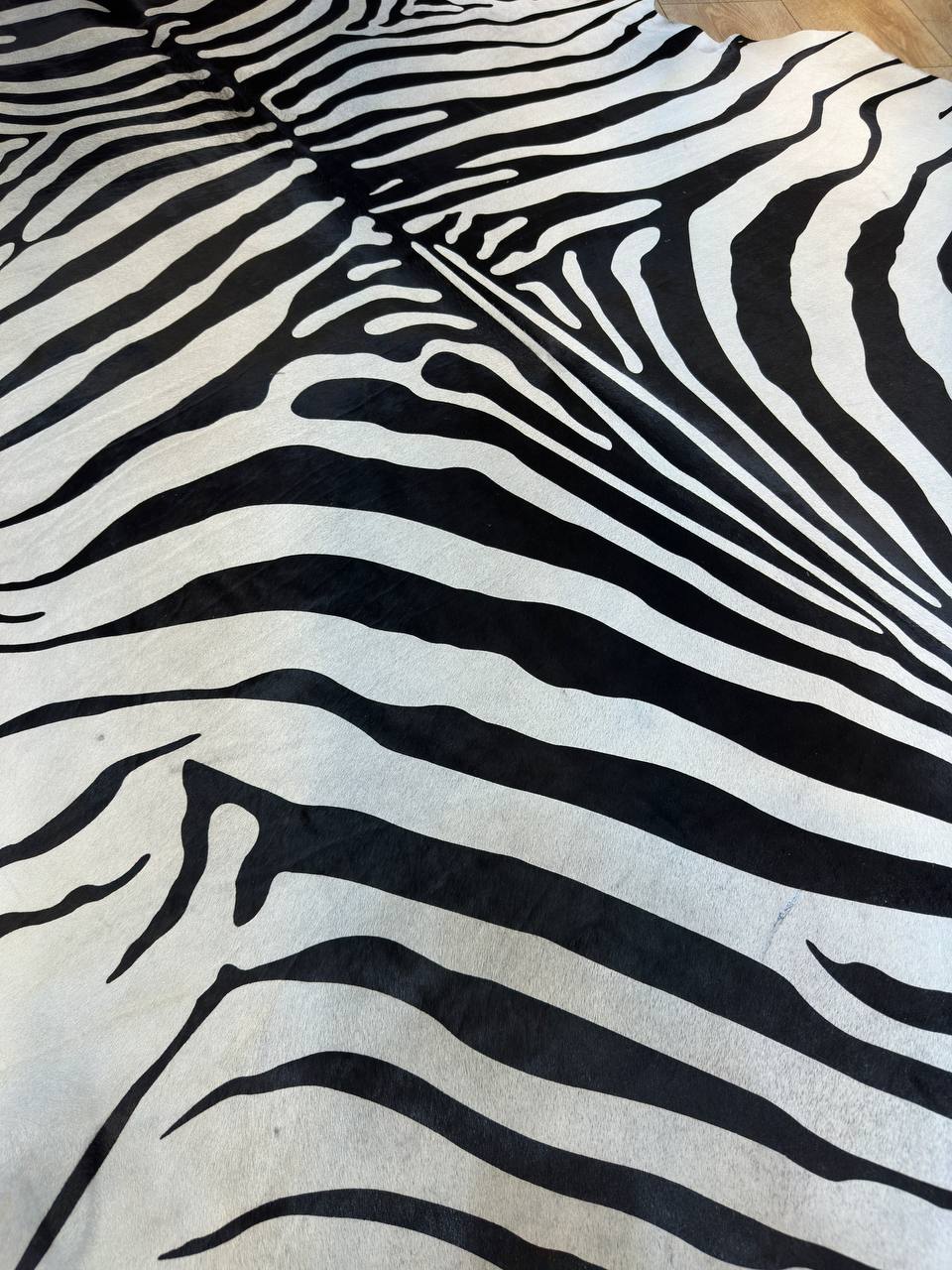 1. Kalite Zebra Desenli Dana Derisi Post