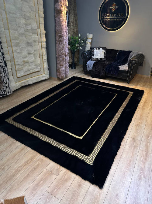 El Yapımı Lüks Siyah Peluş Halı – Yumuşak ve Şık Tasarım