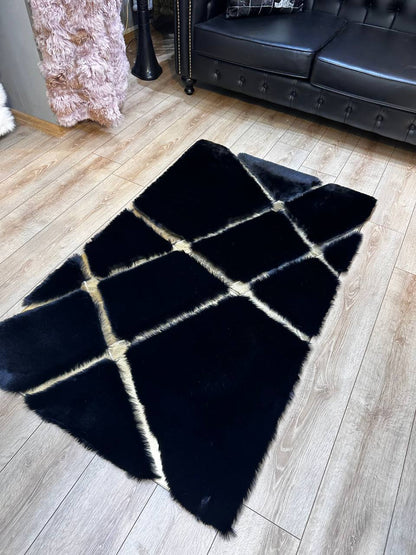 El Yapımı Siyah Peluş Halı – Yumuşak ve Şık Tasarım