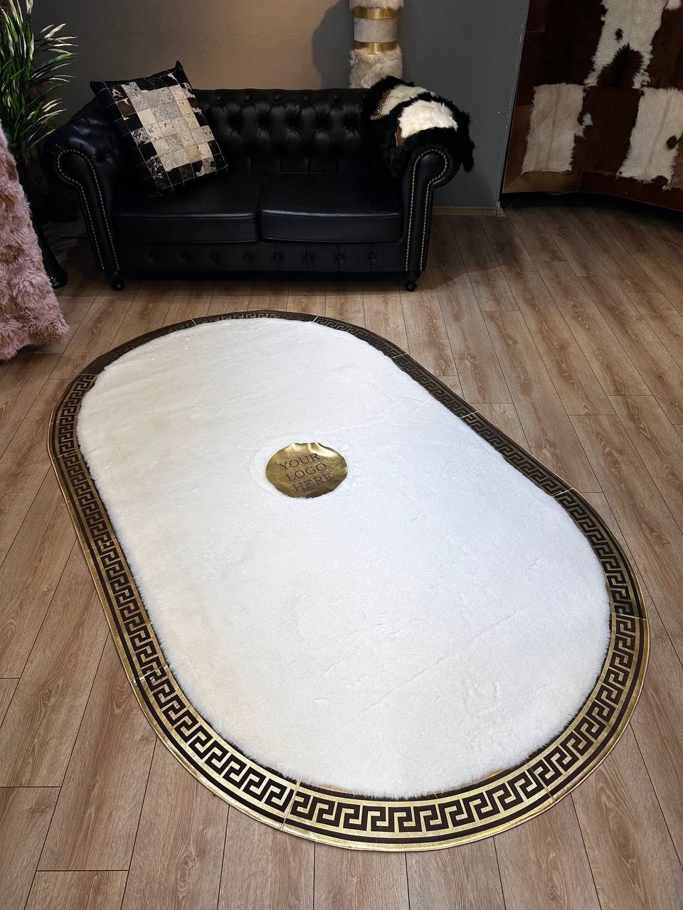 El Yapımı Beyaz Altın Rengi Peluş Halı – Yumuşak ve Şık Tasarım