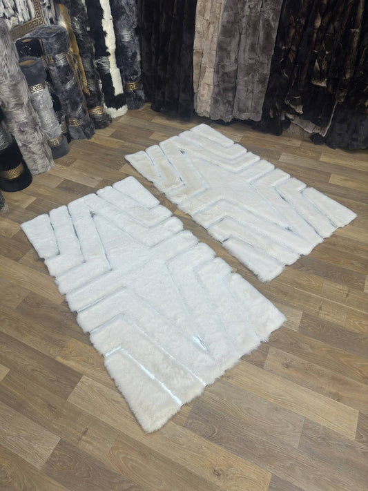 Beyaz Gümüş Lüks Peluş Halı – El Yapımı, Yumuşak ve Işıltılı Tasarım
