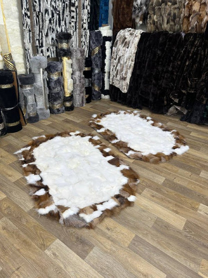 El Yapımı Kahve Beyaz Tilk Derisi Halı – Yumuşak ve Şık Tasarım