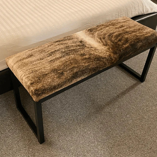 Lüks Minimal: Tek Renk Dana Derisi Dikişsiz Puf