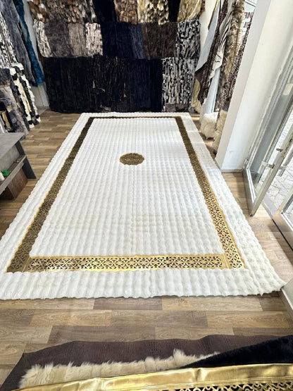 Beyaz Altın Lüks Peluş Halı – El Yapımı, Yumuşak ve Işıltılı Tasarım